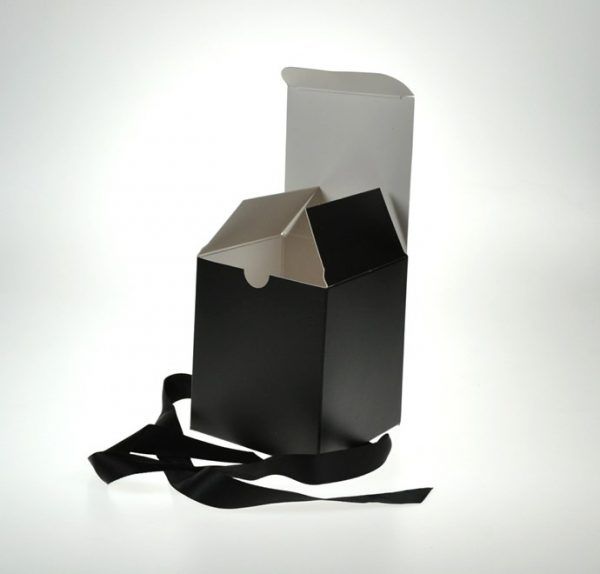Medium Black Gift Box with Ribbon Stockpak